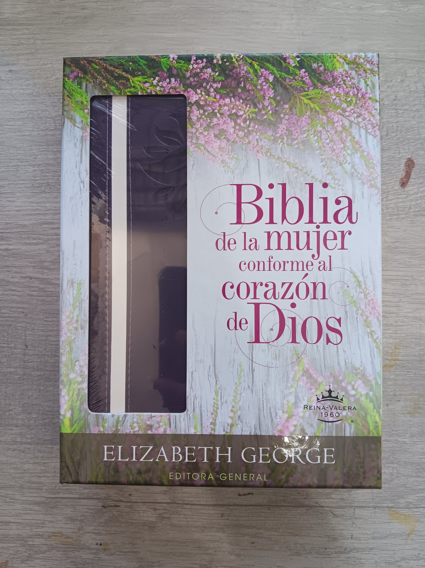 Biblia de Estudio Mujer Conforme al Corazon de Dios