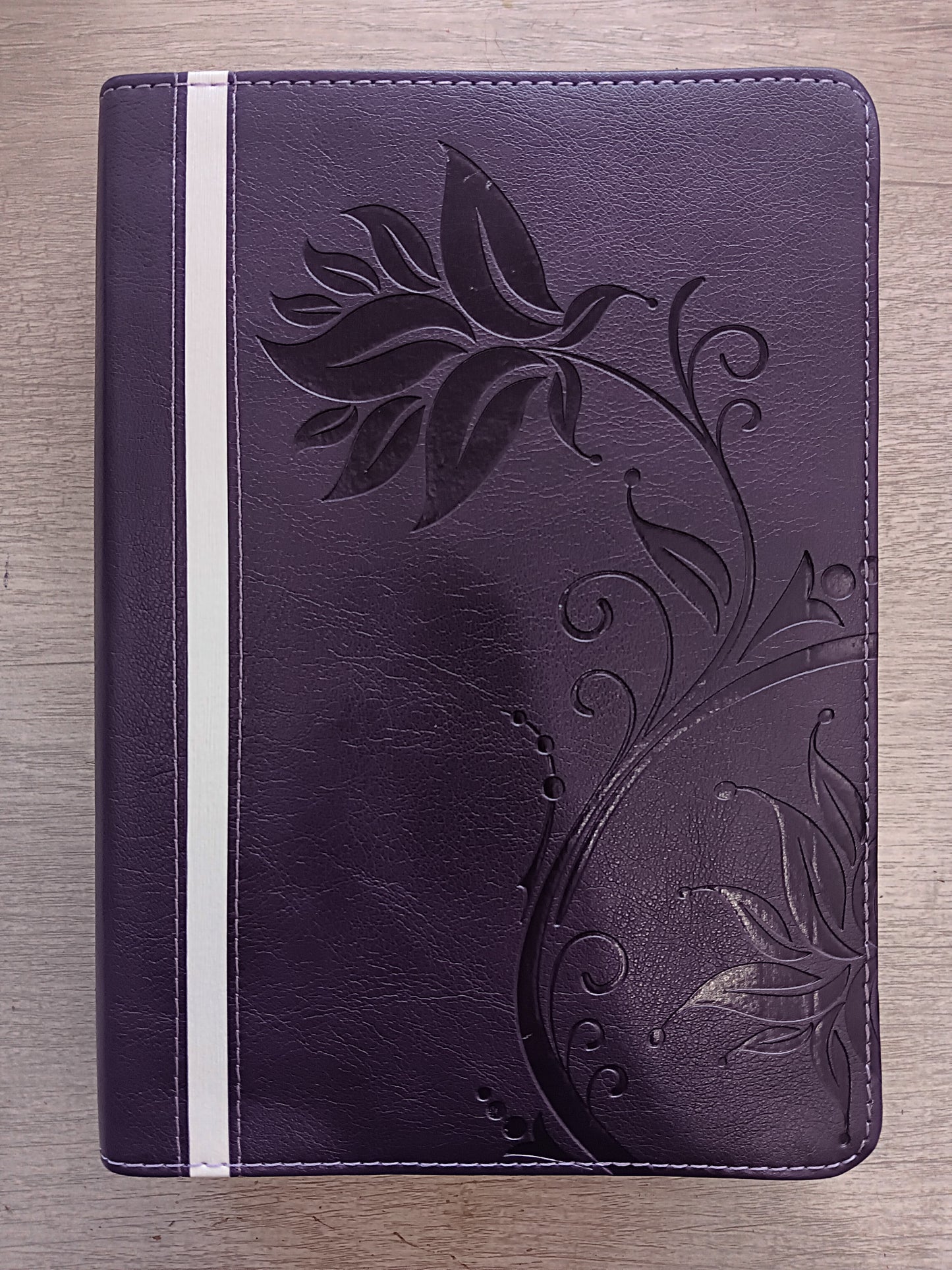 Biblia de Estudio Mujer Conforme al Corazon de Dios